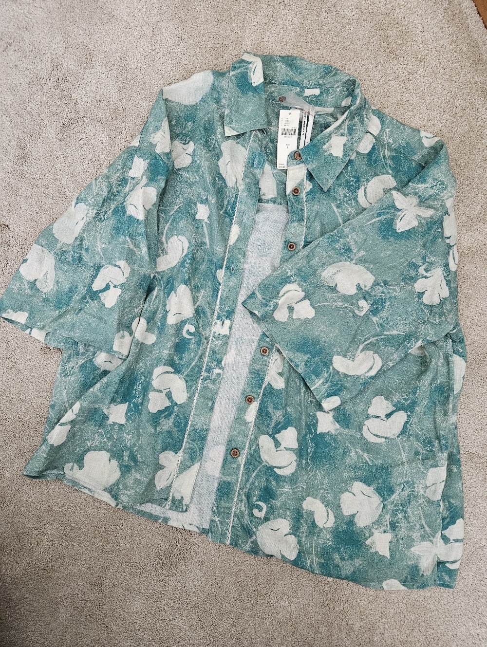 By Anthropologie Size Small Short Sleeve Blouse